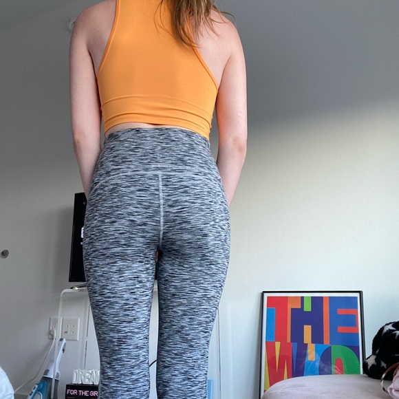 GapBody Cropped Leggings - Picture 3 of 3